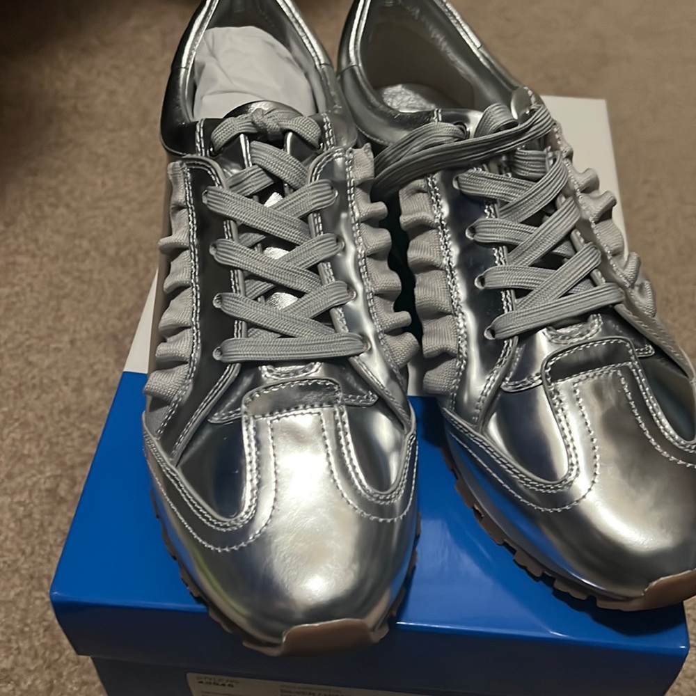 Ruffle Trainer brand new